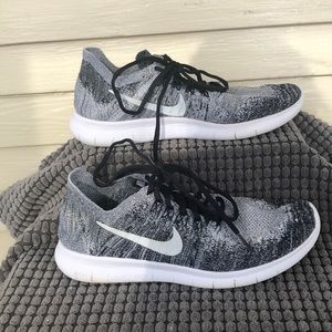 Nike Free Flyknits